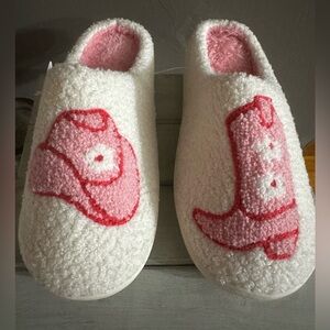 COWBOY HAT/BOOTS PLUSH SLIPPERS